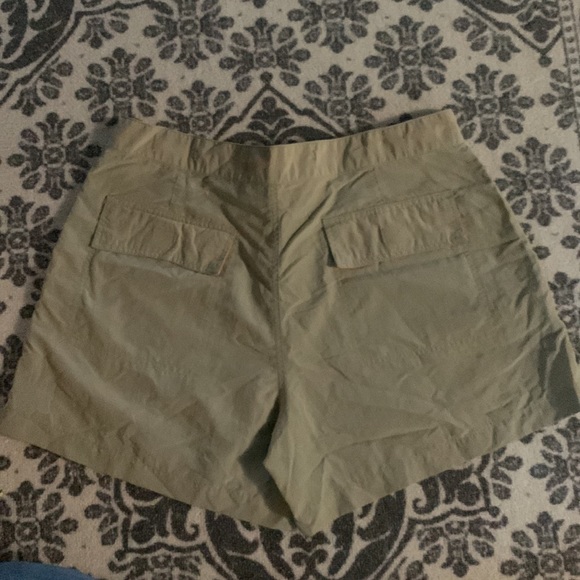 Shorts size Large - Picture 4 of 5